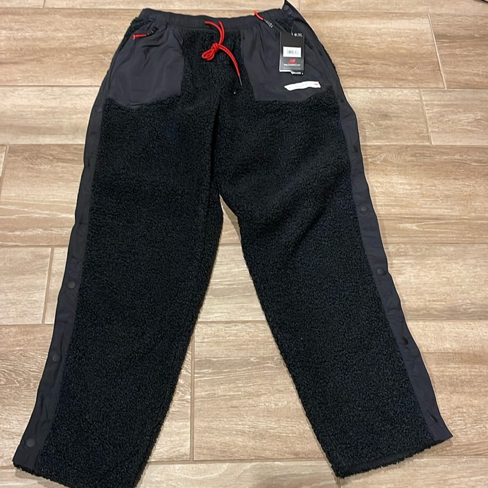 DV NB Relaxed Fit Tearaway Pant LARGE